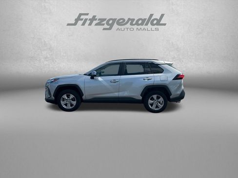 Used 2023 Toyota RAV4 XLE AWD/4WD image 5