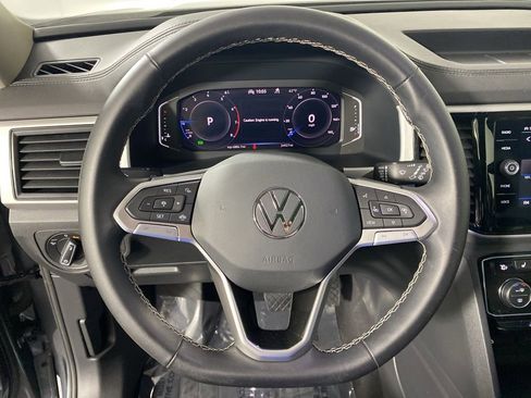 Used 2023 Volkswagen Atlas SE w/ Panoramic Sunroof Package AWD/4WD image 16