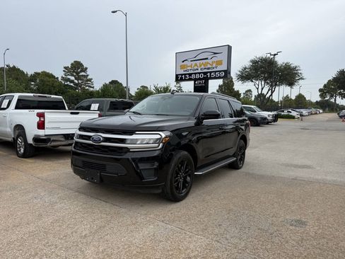 Used 2022 Ford Expedition XLT RWD image 3