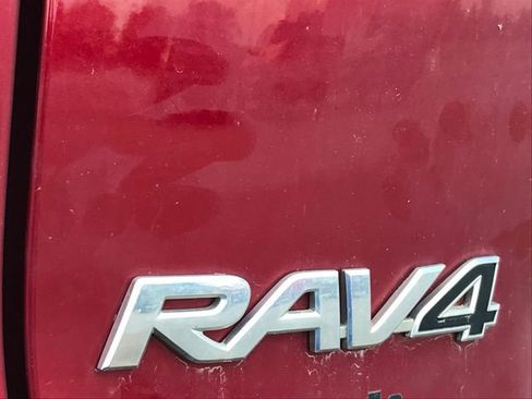 Used 2020 Toyota RAV4 XLE image 6