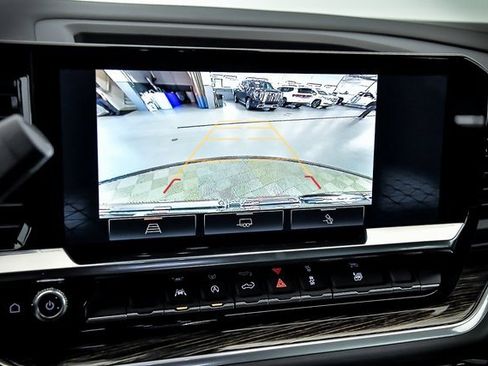 New 2025 GMC Sierra 1500 SLE w/ Preferred Package image 16