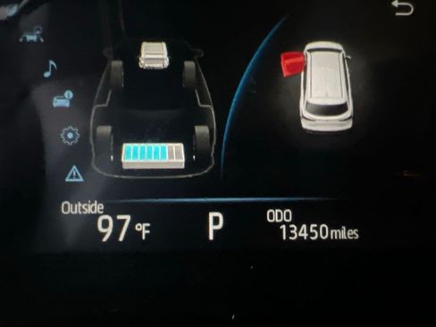 Used 2025 Toyota Sienna XLE FWD image 10