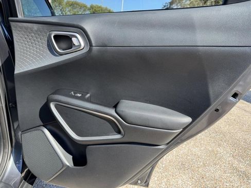 Used 2023 Kia Soul S image 20