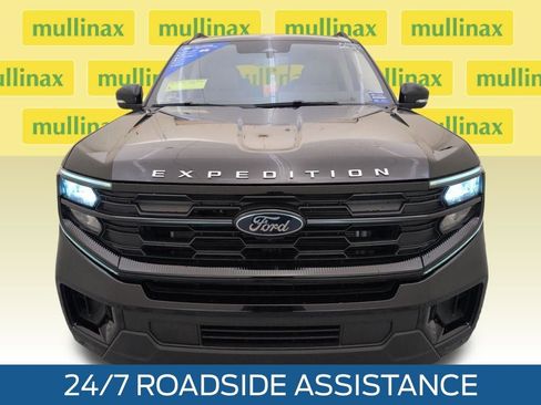 Certified 2025 Ford Expedition Active image 14