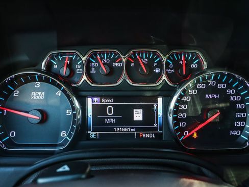 Used 2020 Chevrolet Suburban Premier image 7