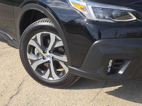 Certified 2022 Subaru Outback Touring AWD/4WD image 3