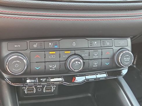 Used 2024 Dodge Durango GT RWD image 50