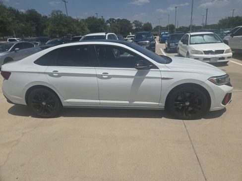 Used 2022 Volkswagen Jetta GLI Autobahn FWD image 2