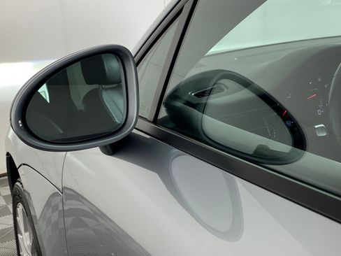 Used 2020 Porsche Macan image 20