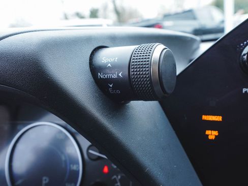 Used 2023 Lexus UX 250h 250h Premium image 25