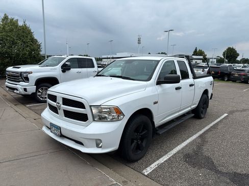 Used 2016 RAM 1500 Express AWD/4WD image 3