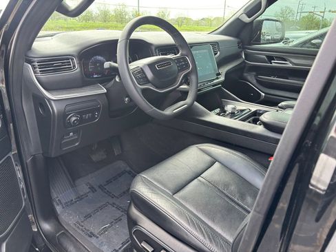 Used 2023 Jeep Wagoneer Series II AWD/4WD image 6