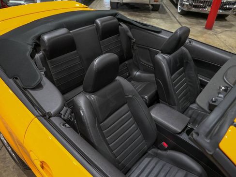 Used 2007 Ford Mustang Shelby GT500 RWD image 18