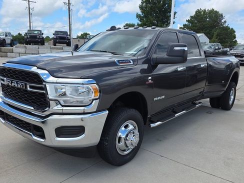 Used 2024 RAM 3500 Tradesman w/ Chrome Appearance Group AWD/4WD image 1