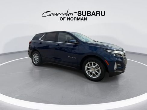 Used 2022 Chevrolet Equinox LT FWD image 2