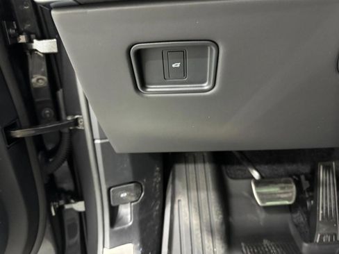 New 2026 Land Rover Range Rover Long Wheelbase SE image 29