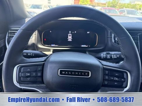 Used 2024 Jeep Wagoneer L Series II w/ Flexible Seating Group AWD/4WD image 27