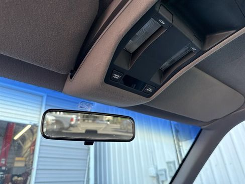 Used 1993 Chrysler LeBaron Landau FWD image 35