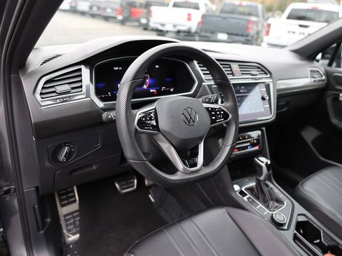 Used 2024 Volkswagen Tiguan SE R-Line image 16