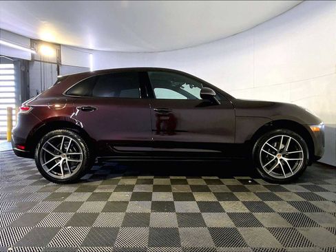 Certified 2024 Porsche Macan w/ Premium Plus Package AWD/4WD image 8