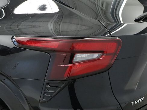 Used 2024 Chevrolet Trax ACTIV w/ Sunroof Package FWD image 19