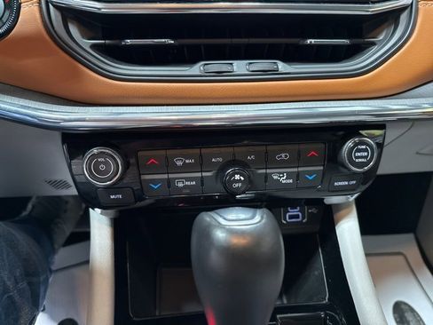 Used 2022 Jeep Compass Limited image 14