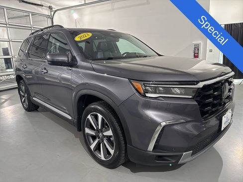 Used 2023 Honda Pilot Touring image 1
