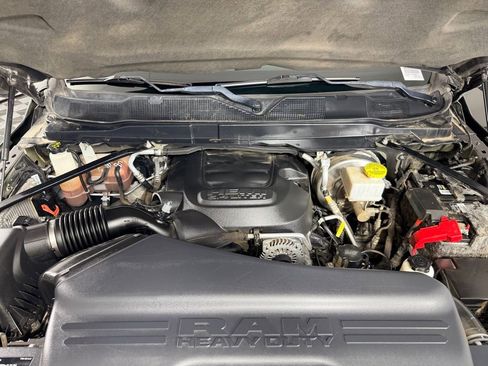 Used 2019 RAM 2500 Laramie image 32