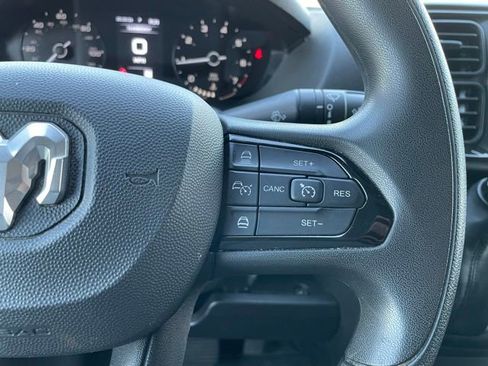 Used 2025 RAM ProMaster 2500 w/ Convenience Group FWD image 8