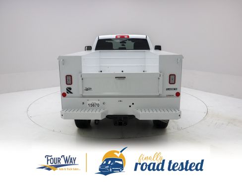 Used 2024 RAM 2500 Tradesman w/ Chrome Appearance Group AWD/4WD image 5