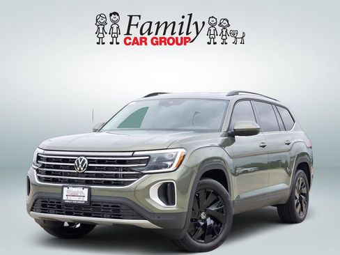 Certified 2026 Volkswagen Atlas SE FWD image 1
