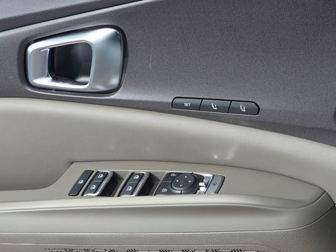 New 2026 Kia Carnival EX image 14