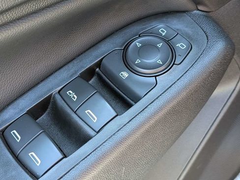 Used 2021 Chevrolet Equinox LT FWD image 25