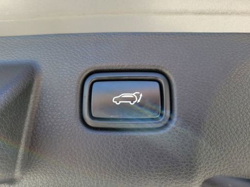 Certified 2024 Kia Seltos SX w/ SX Sunroof Package AWD/4WD image 8