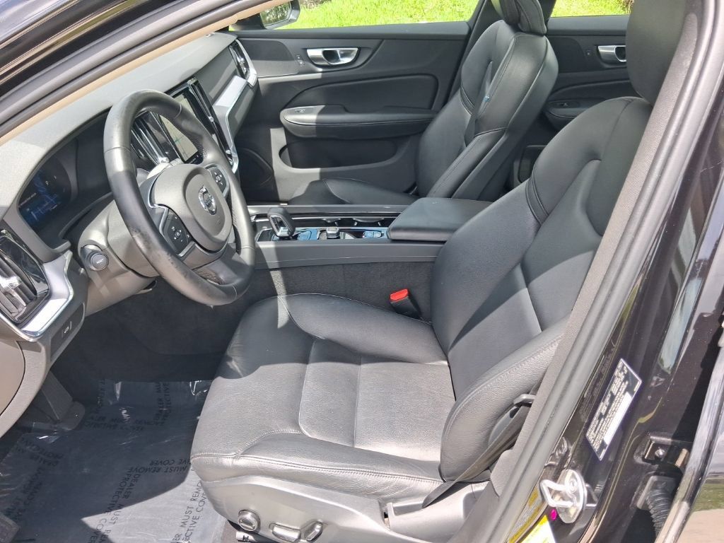 Used 2025 Volvo S60 B5 Core FWD image 14