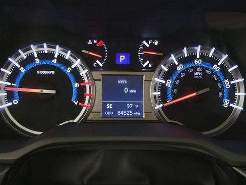 Used 2018 Toyota 4Runner TRD Off-Road AWD/4WD image 20