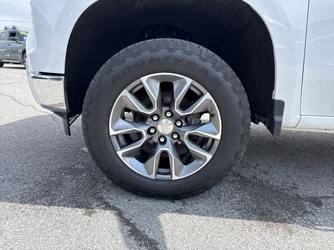 Used 2024 Chevrolet Silverado 1500 LT image 10