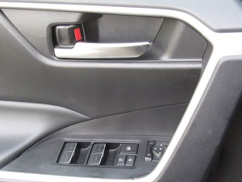 Used 2024 Toyota RAV4 XLE w/ Convenience Package image 34