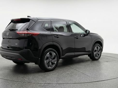 Used 2025 Nissan Rogue SV FWD image 9