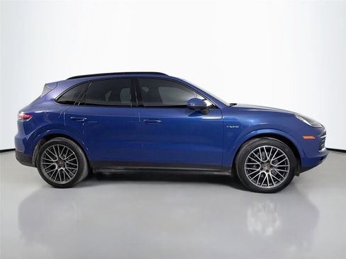 Certified 2022 Porsche Cayenne Coupe AWD/4WD image 8