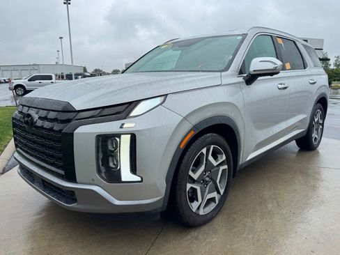 Used 2023 Hyundai Palisade SEL w/ Premium Package AWD/4WD image 3