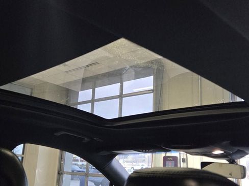 Used 2019 Lincoln Nautilus Select image 12