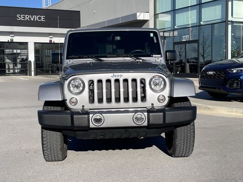 Used 2017 Jeep Wrangler Unlimited Sahara image 2
