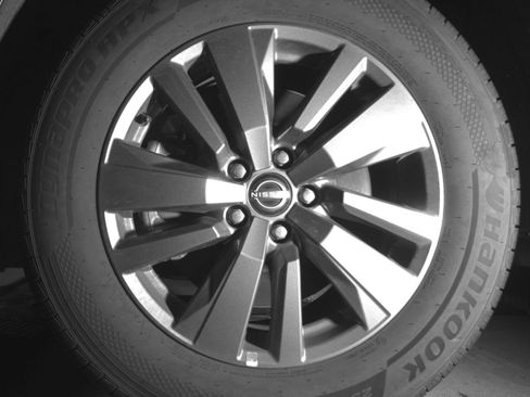 Used 2025 Nissan Pathfinder SV AWD/4WD image 15