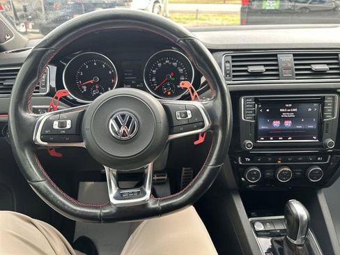 Used 2017 Volkswagen Jetta GLI image 14
