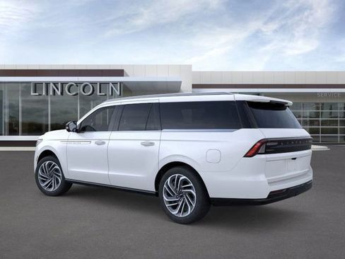 New 2025 Lincoln Navigator L Reserve AWD/4WD image 4