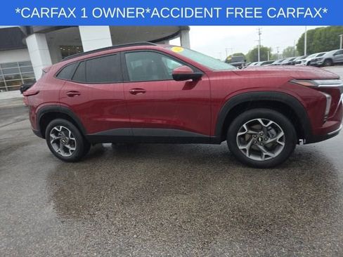 Used 2025 Chevrolet Trax LT w/ LT Convenience Package FWD image 21