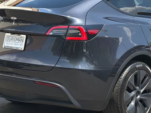 Used 2024 Tesla Model Y Long Range RWD image 5