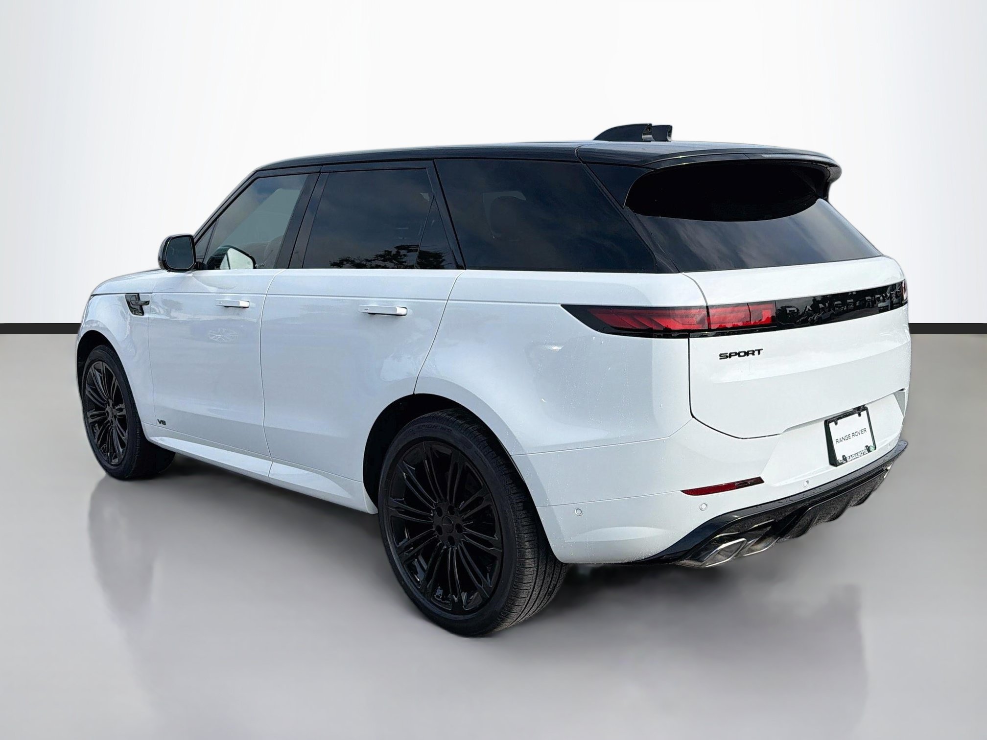 New 2027 Land Rover Range Rover Sport Dynamic SE AWD/4WD image 3
