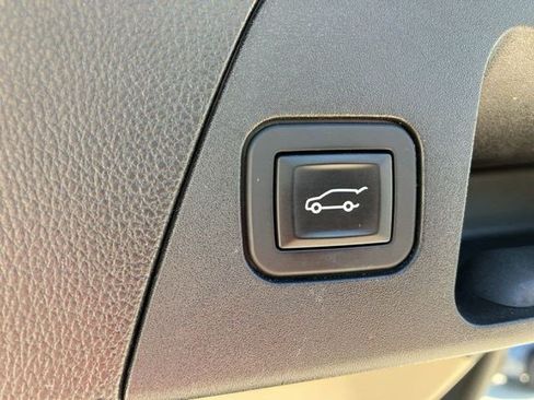 Used 2017 Buick Envision Essence FWD image 25